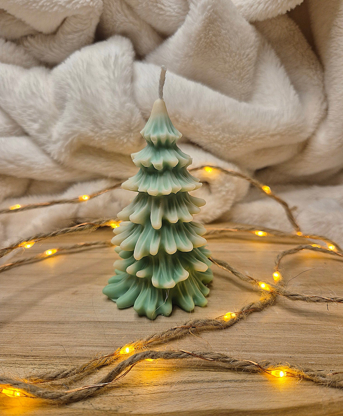 Tannenbaum-Kerze – zauberhafte Winterdeko