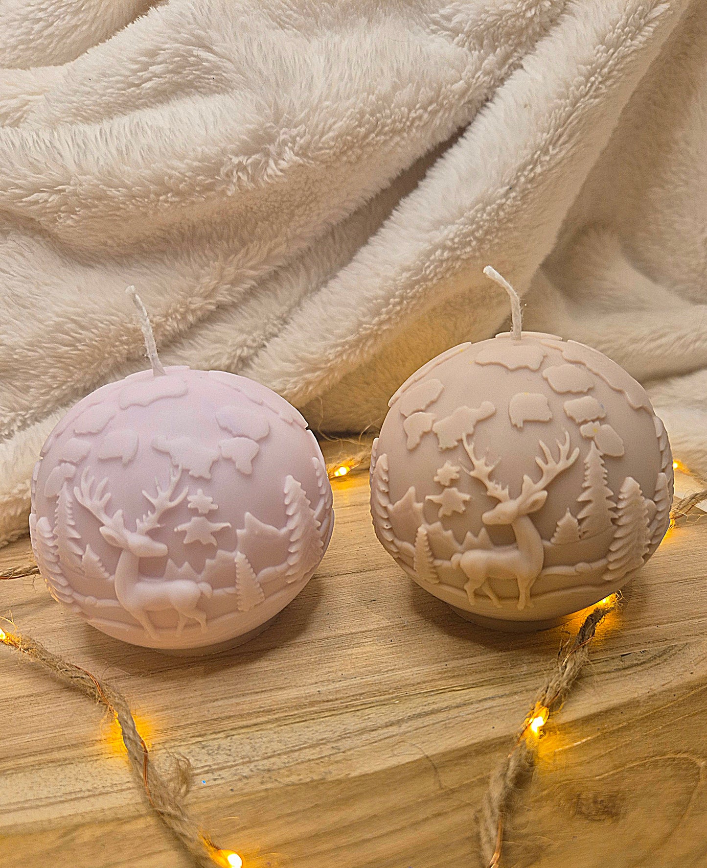 Winterwald mit Hirsch