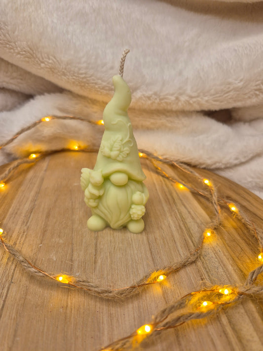 Wichtel mit Eichhörchen