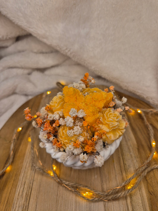 Golden Butterfly Garden – florale Kerze mit Schmetterling & Trockenblumen